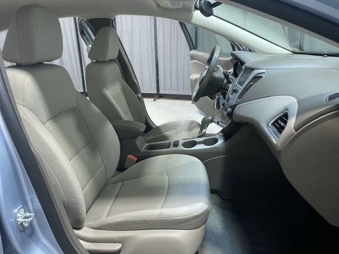 Used 2018 Chevrolet Cruze LS FWD image 14