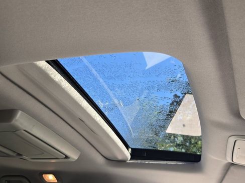 Used 2024 Honda Odyssey Elite image 21