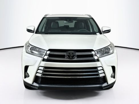 Used 2017 Toyota Highlander Limited FWD image 2