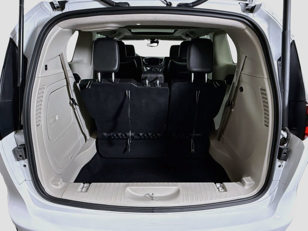Used 2022 Chrysler Pacifica Limited FWD image 28