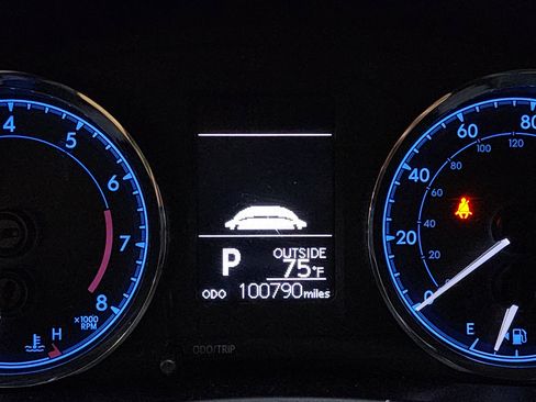 Used 2017 Toyota Corolla LE FWD image 24