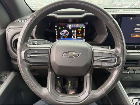 Used 2023 Chevrolet Colorado Trail Boss w/ Technology Package AWD/4WD image 18