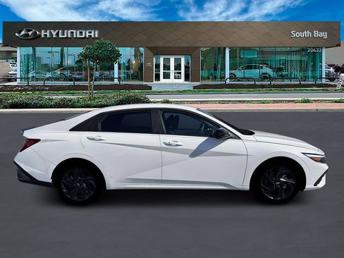 New 2026 Hyundai Elantra Sport image 9