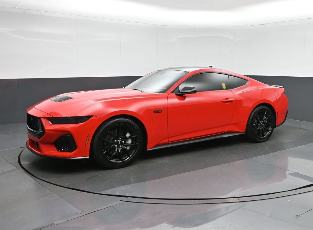 Used 2025 Ford Mustang GT Premium RWD image 3