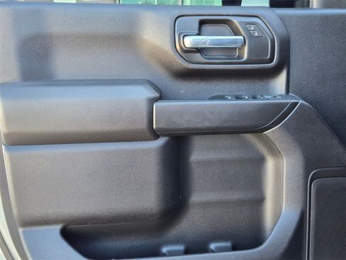 Used 2025 Chevrolet Silverado 2500 Custom w/ Custom Value Package image 11