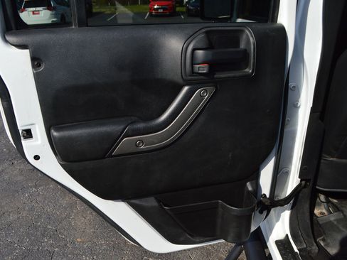 Used 2017 Jeep Wrangler Unlimited Sport image 19