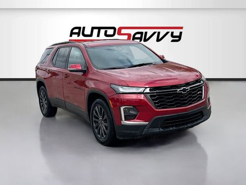 Used 2023 Chevrolet Traverse RS FWD image 1