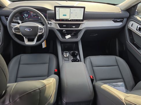 New 2026 Ford Explorer Active w/ Active Comfort Package AWD/4WD image 11