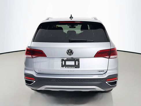 Used 2023 Volkswagen Taos SE w/ Panoramic Sunroof Package AWD/4WD image 6