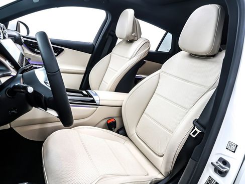 Certified 2025 Mercedes-Benz GLC 300 4MATIC image 18