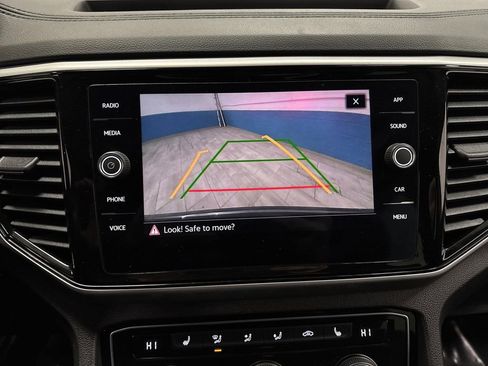 Used 2022 Volkswagen Atlas Cross Sport SE image 9