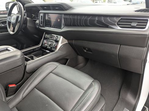 Certified 2023 GMC Yukon Denali image 10