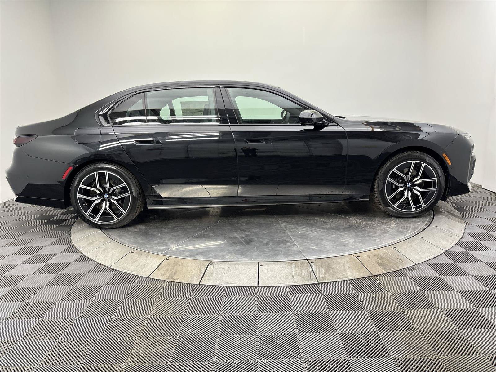 New 2026 BMW 740i xDrive AWD/4WD image 17