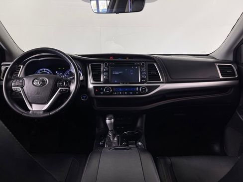 Certified 2017 Toyota Highlander XLE image 14