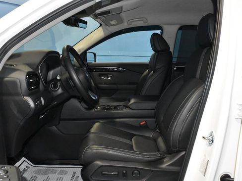 Used 2025 Honda Pilot EX-L image 7