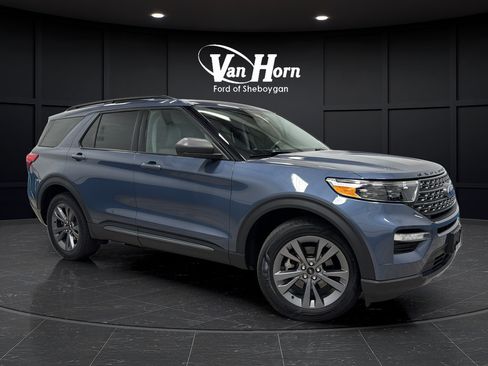 Used 2021 Ford Explorer XLT w/ Equipment Group 202A AWD/4WD image 1