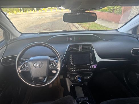 Used 2022 Toyota Prius XLE image 16