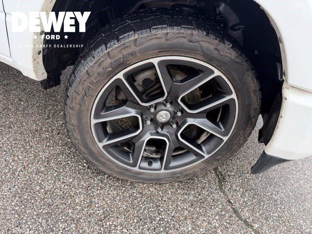Used 2019 RAM 1500 Laramie AWD/4WD image 40