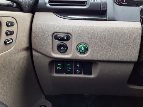 Certified 2017 Honda Pilot Elite image 9