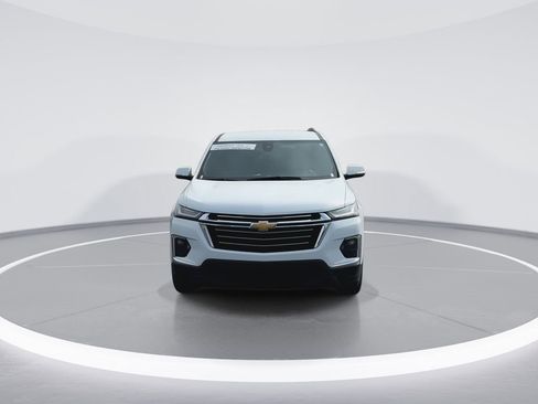 Used 2023 Chevrolet Traverse LT FWD image 3