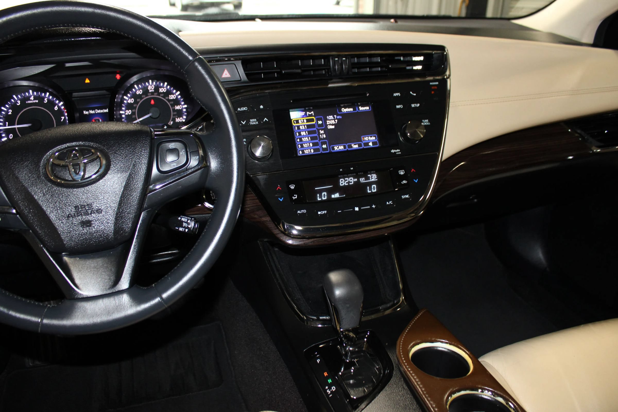 Used 2014 Toyota Avalon XLE Touring FWD image 14