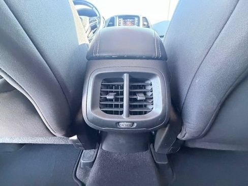 Used 2016 Jeep Cherokee Sport FWD image 23