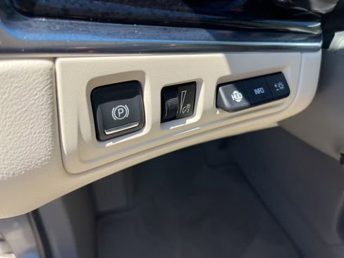 Certified 2022 Cadillac XT6 Premium Luxury w/ Technology Package FWD image 18