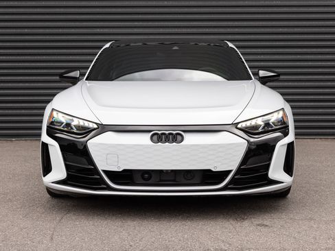 Used 2023 Audi e-tron GT Prestige w/ Prestige Package image 5