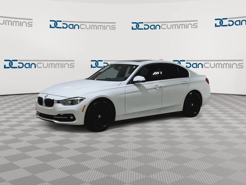 Used 2018 BMW 330i xDrive Sedan AWD/4WD image 4