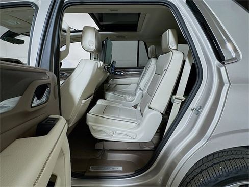 Used 2021 GMC Yukon Denali w/ Denali Premium Package image 24