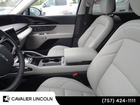 Used 2026 Lincoln Nautilus Premier w/ Equipment Group 102A AWD/4WD image 7