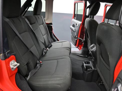 Used 2023 Jeep Wrangler Unlimited Sahara AWD/4WD image 23