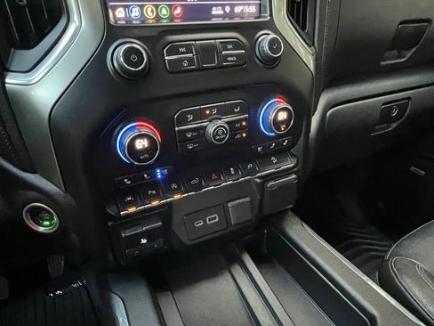 Used 2019 Chevrolet Silverado 1500 LTZ image 25