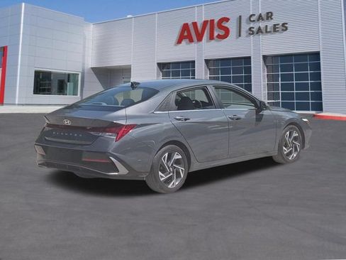 Used 2025 Hyundai Elantra SEL FWD image 6