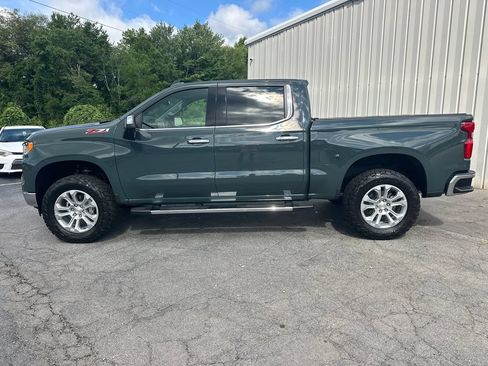 Used 2025 Chevrolet Silverado 1500 LTZ AWD/4WD image 9