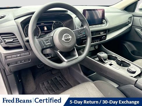 Used 2024 Nissan Rogue SV image 11