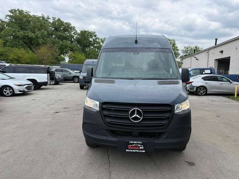Used 2019 Mercedes-Benz Sprinter 170 image 2