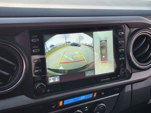 Used 2022 Toyota Tacoma TRD Sport image 22