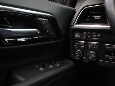 Used 2025 Chevrolet Tahoe Z71 w/ Z71 Off-Road Package AWD/4WD image 70