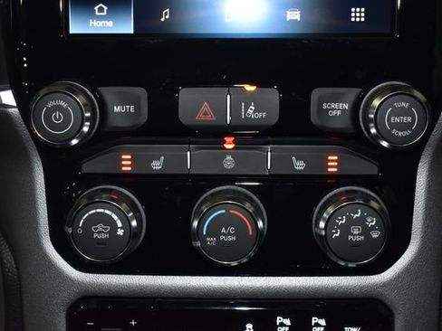 New 2026 RAM 1500 4x4 Crew Cab image 17