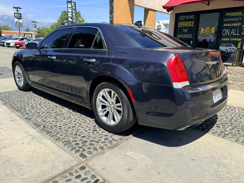 Used 2016 Chrysler 300 C RWD image 7
