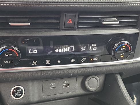 Certified 2023 Nissan Rogue SV AWD/4WD image 22