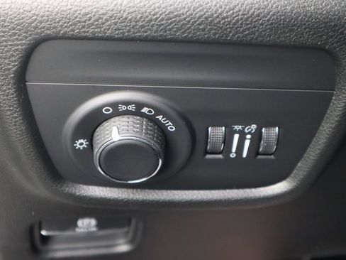 New 2025 Jeep Grand Cherokee L Altitude image 11