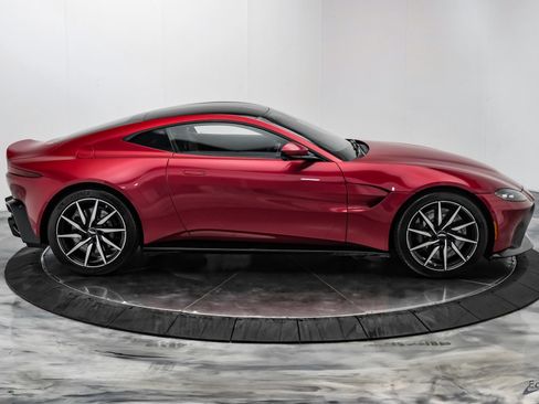 Used 2019 Aston Martin V8 Vantage Coupe RWD image 25