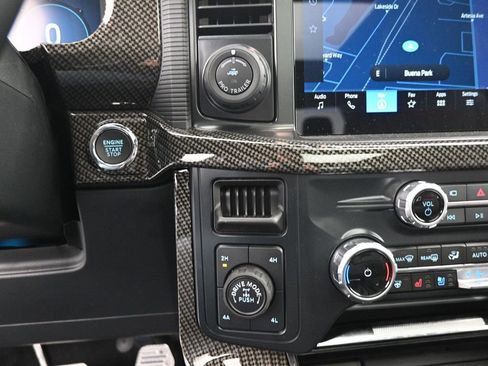 New 2025 Ford F150 Lariat w/ Equipment Group 502A High image 19