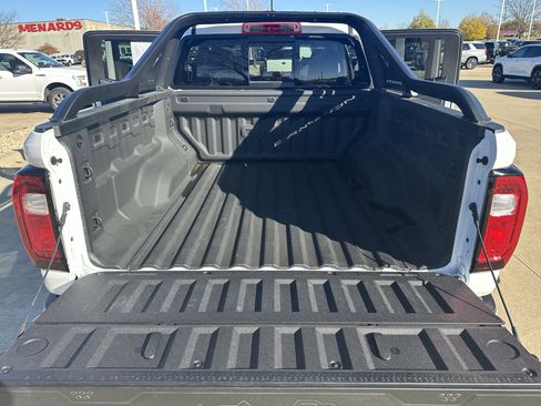 Used 2025 GMC Canyon AT4 w/ Nightfall Edition image 14