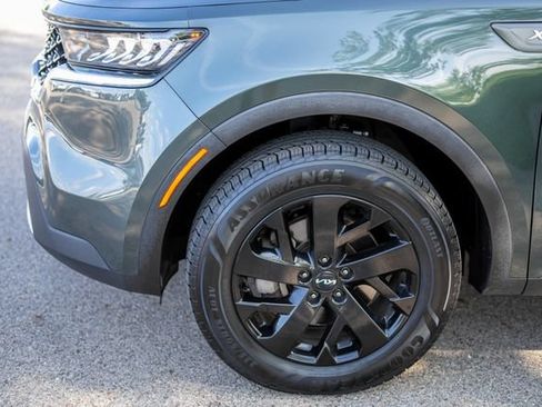 Used 2022 Kia Sorento S w/ Panoramic Sunroof Package AWD/4WD image 9