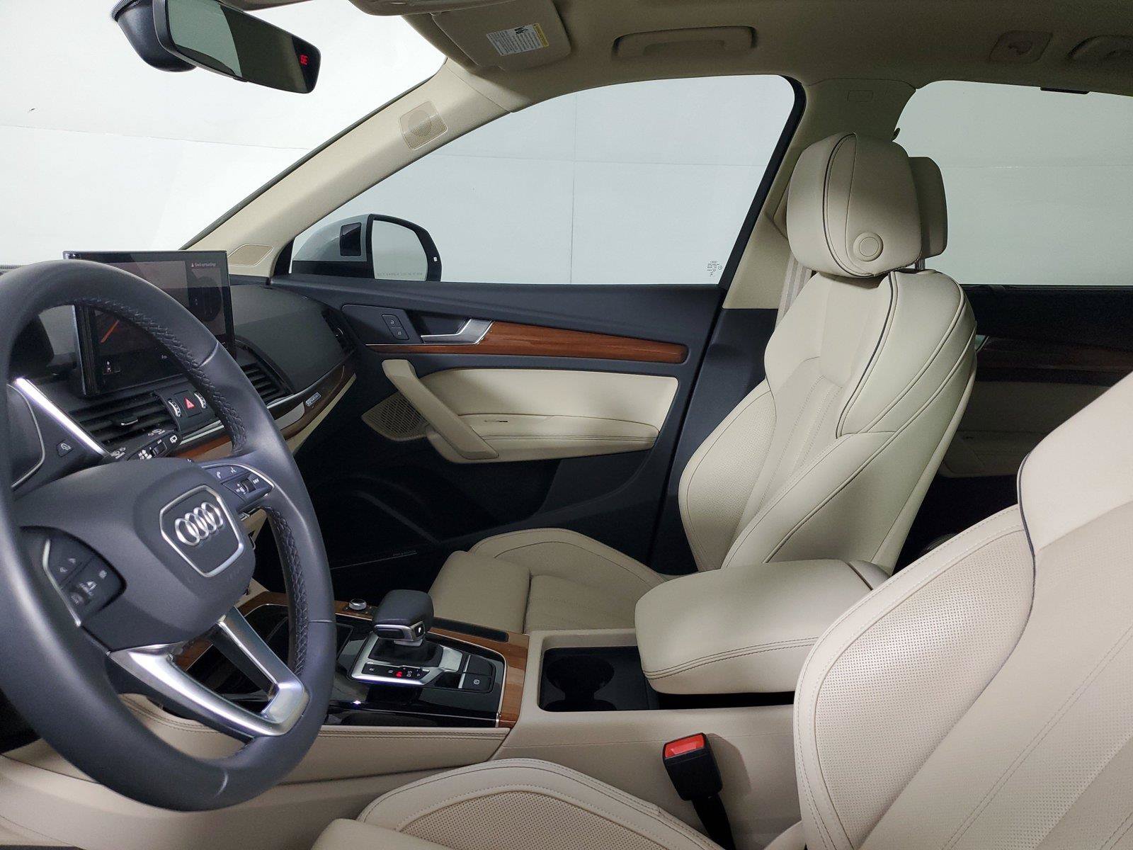 Used 2023 Audi Q5 2.0T Premium Plus w/ Premium Plus Package AWD/4WD image 22