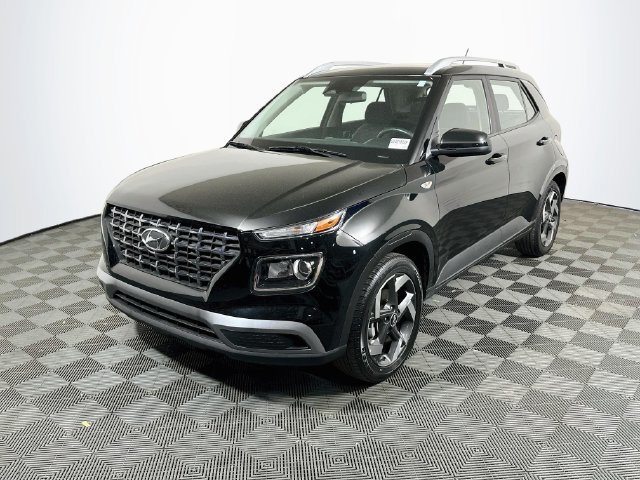 Used 2025 Hyundai Venue SEL FWD image 4