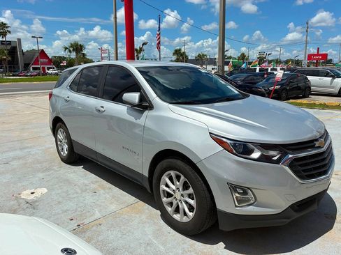 Used 2021 Chevrolet Equinox LT FWD image 8